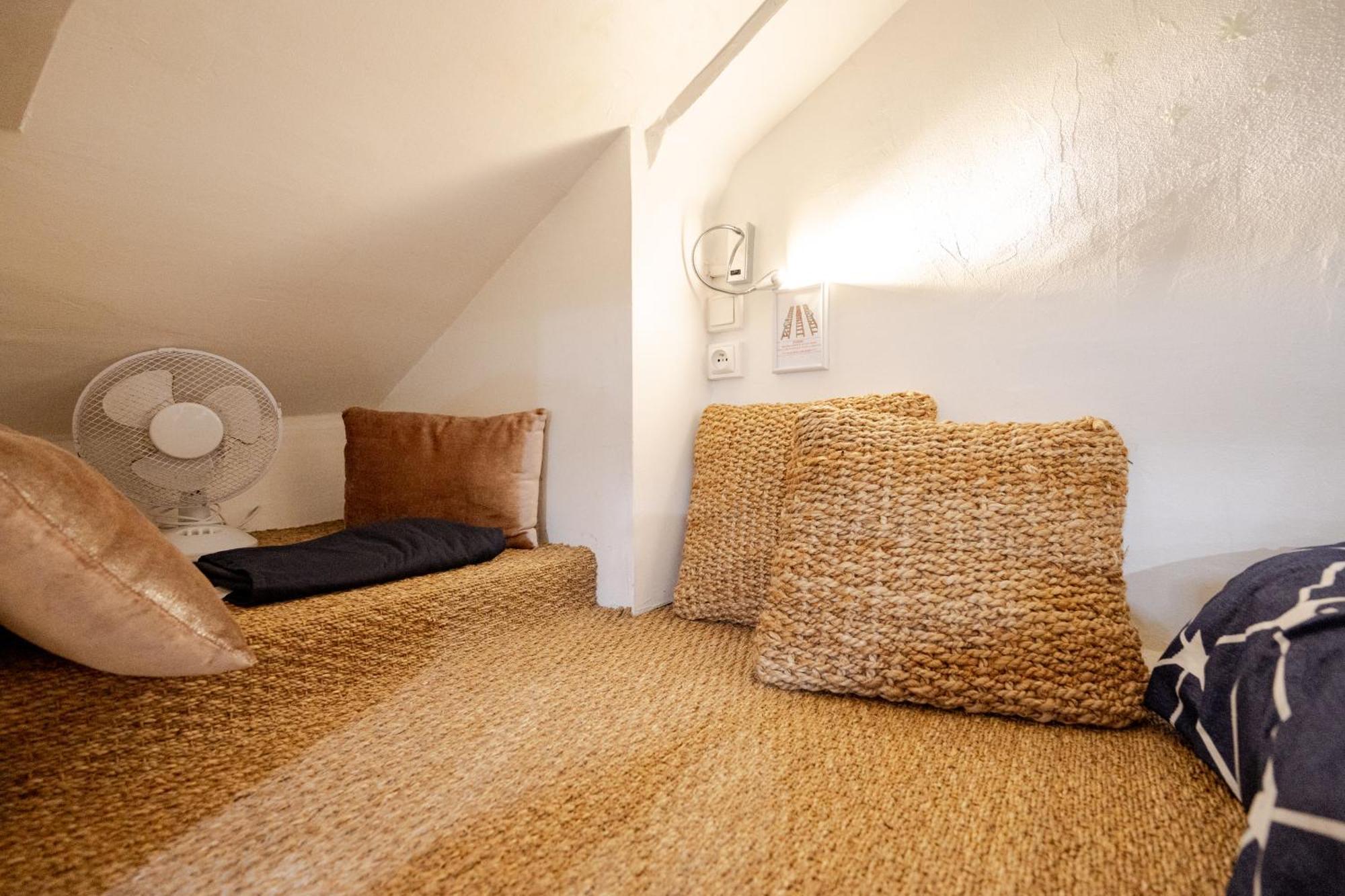 Superb Tiny House In Heart Of Paris 1St! Lägenhet Exteriör bild