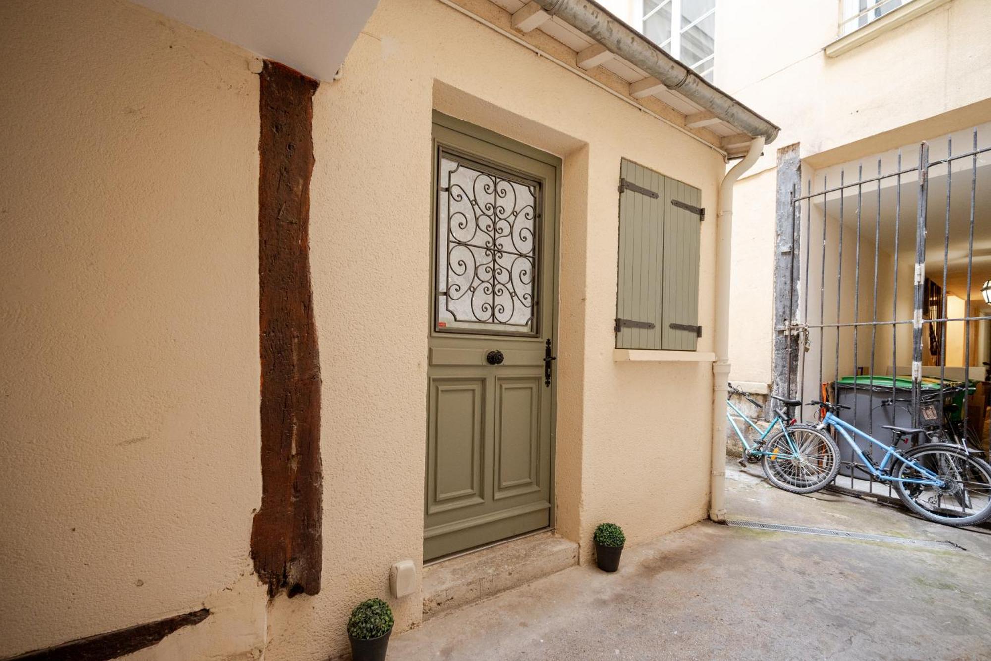 Superb Tiny House In Heart Of Paris 1St! Lägenhet Exteriör bild